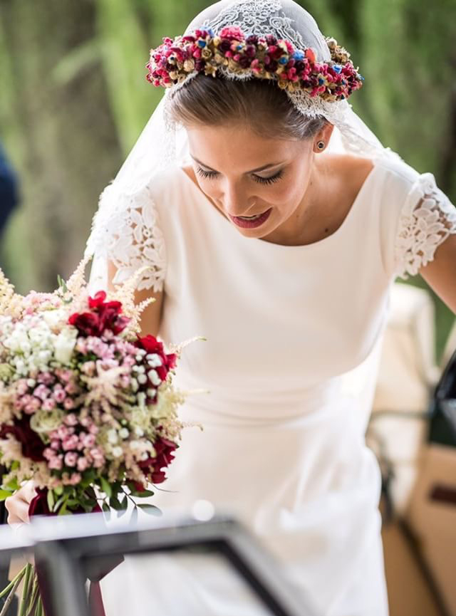 Detalle Floral Para El Pelo En Novia 2 2