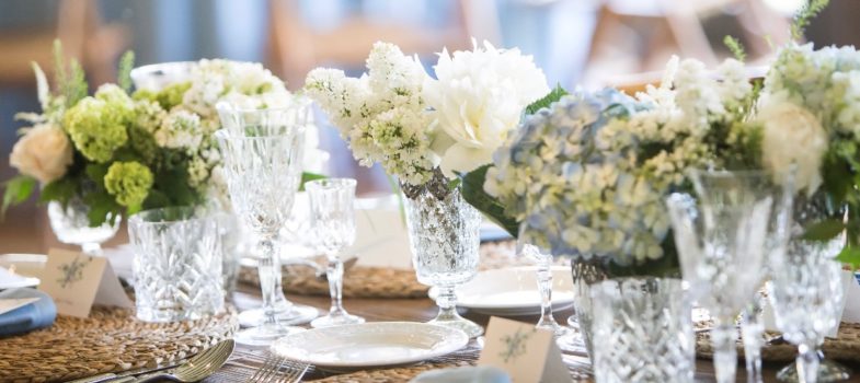 Flores para centro de mesa de invitados en boda